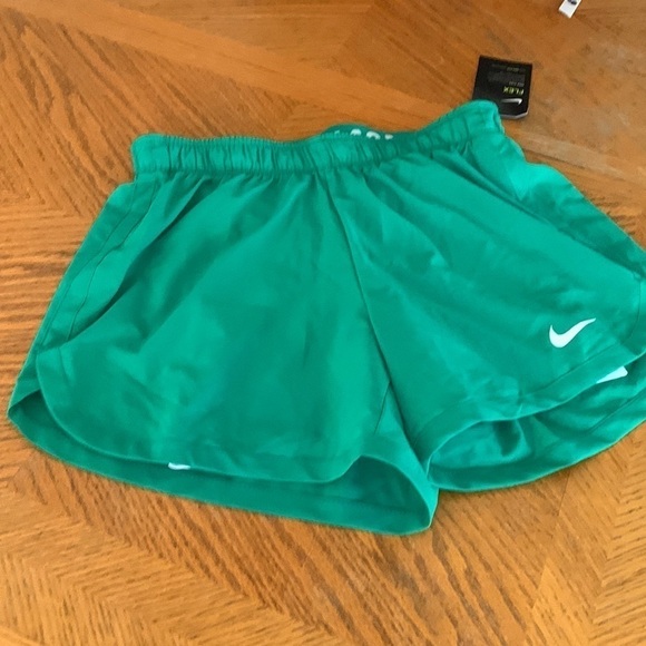 Nwt Nike workout shorts - Picture 1 of 7